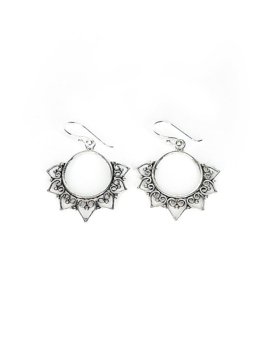 Heart detail silver earrings