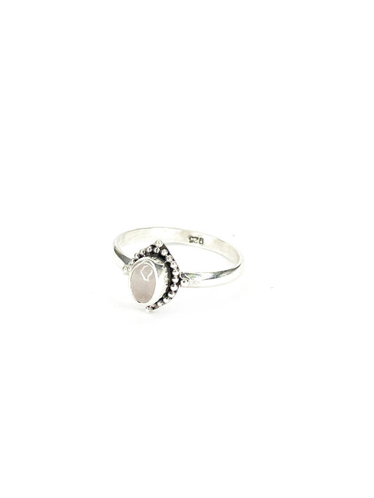 Oval moonstone 5mm silver ring