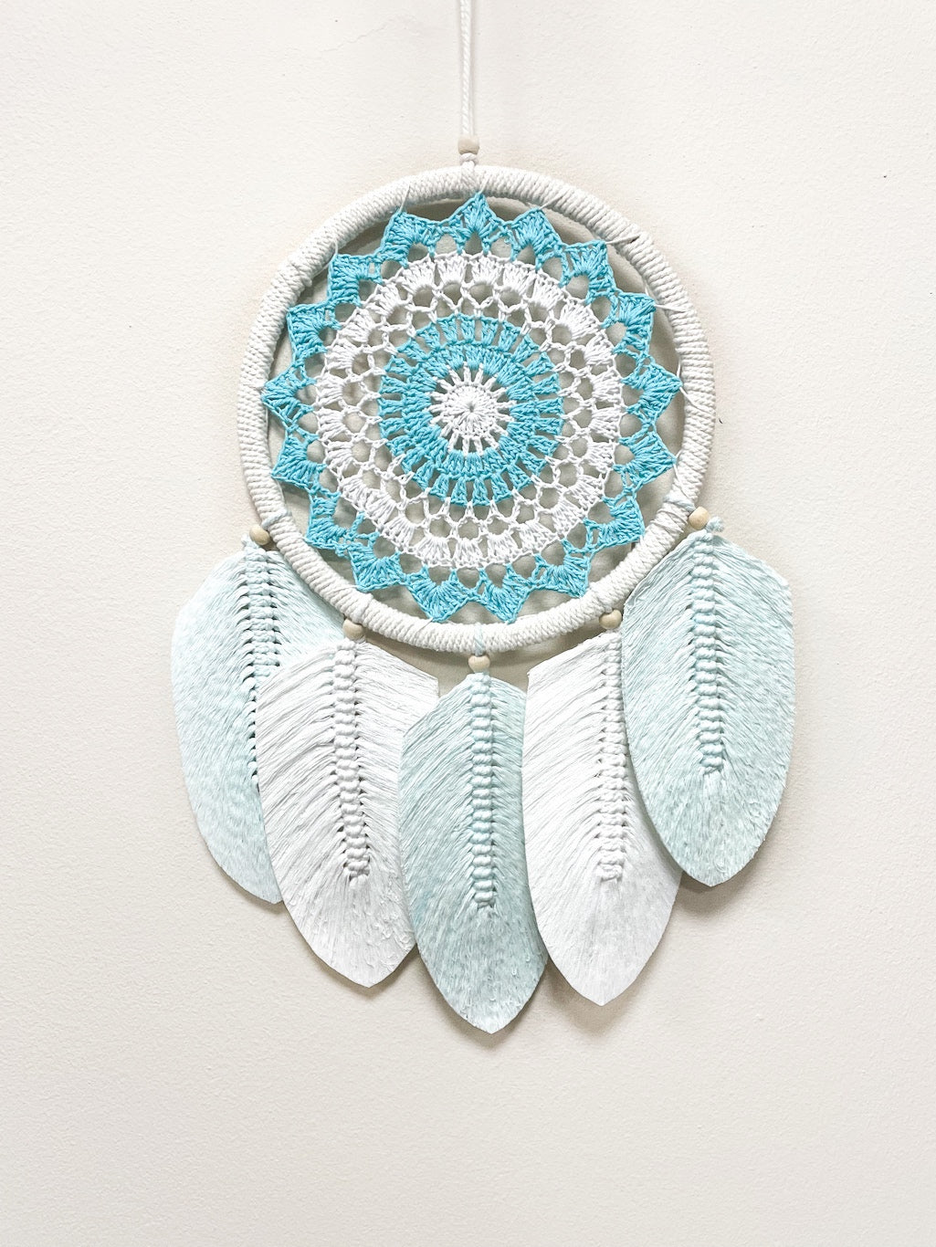 Crochet dreamcatcher with macrame leaves - width 22cm - various colours