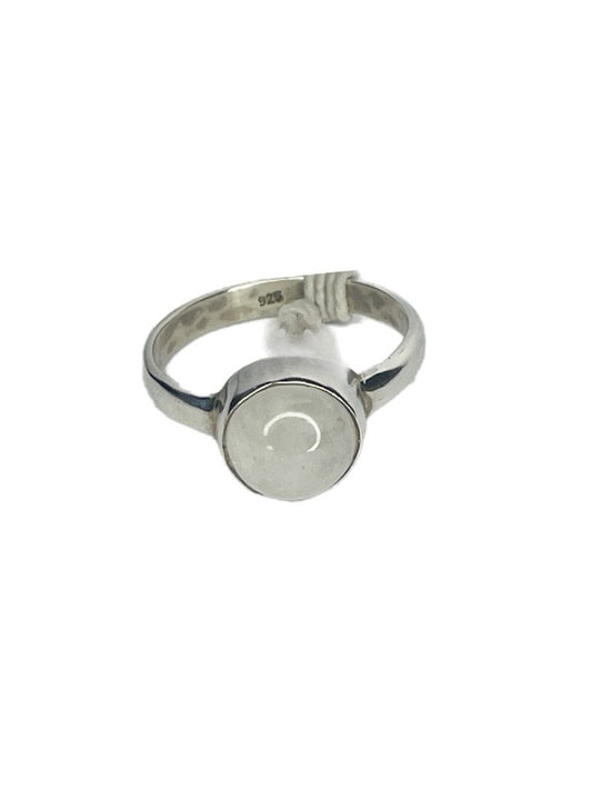 ❤Round moonstone ring with plain band