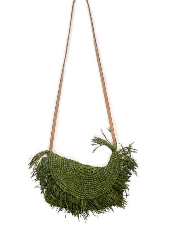Handmade straw bag with leather sling