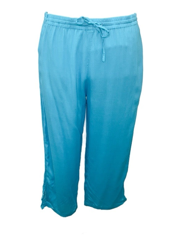 Simple capri pants with drawstring