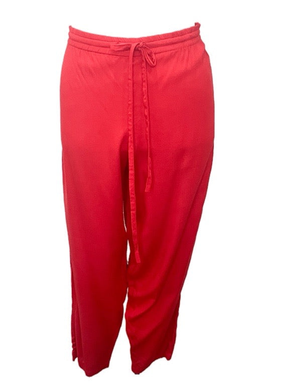 Simple capri pants with drawstring