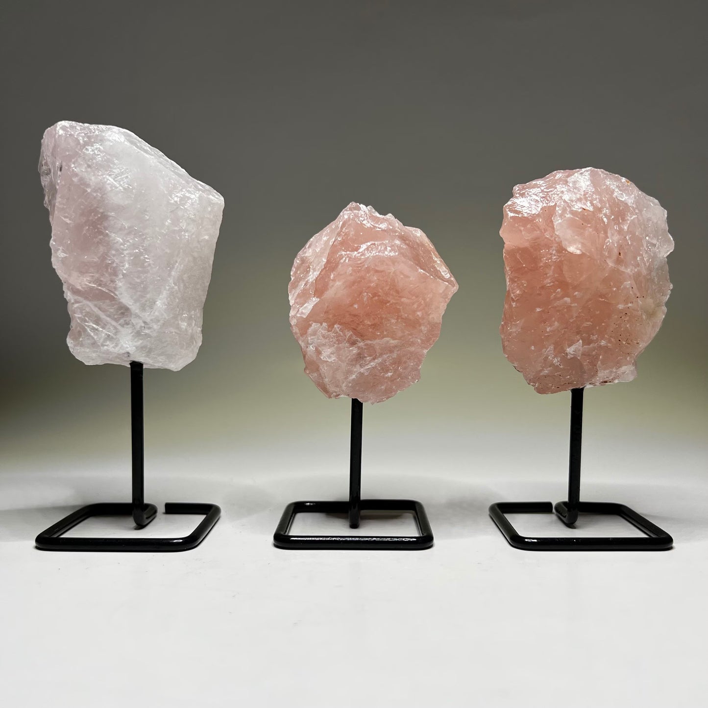 ROUGH ROSE QTZ ON STAND