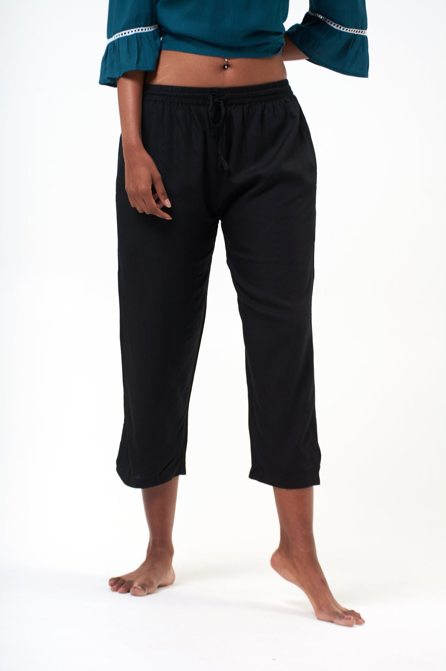 Simple capri pants with drawstring