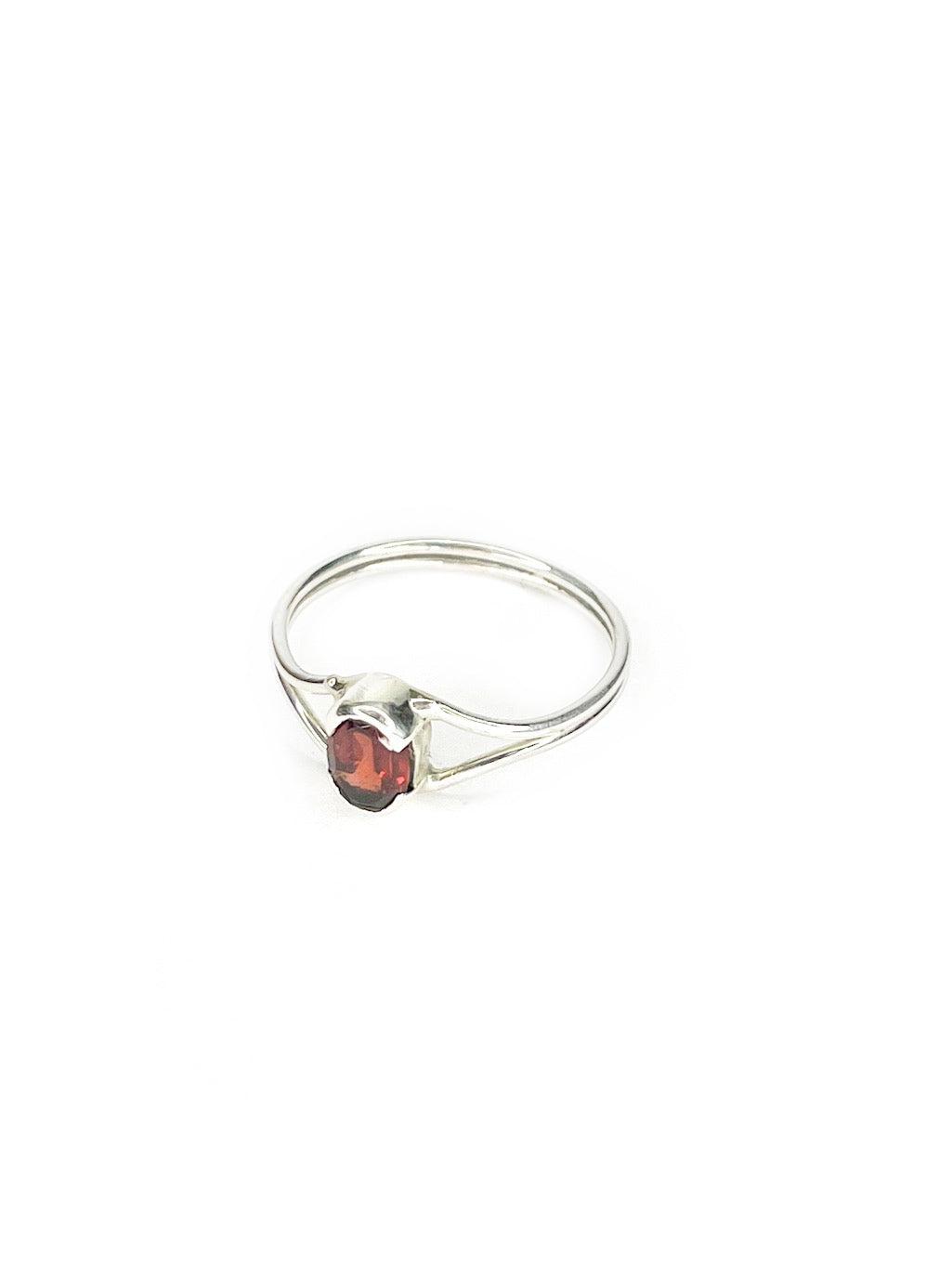 Oval garnet silver ring Thin band