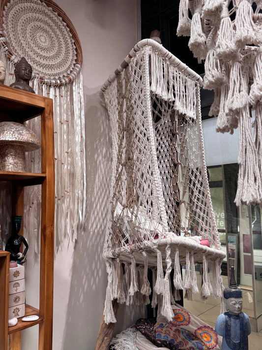MACRAME HANGING CHAIR