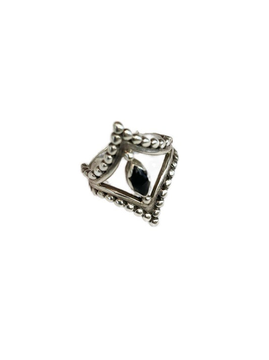 Onyx silver ring with double V design