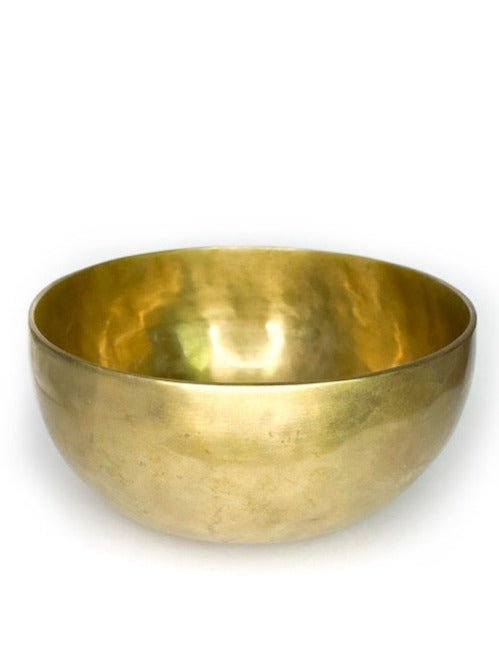 Plain hand made singing bowl +/- 19cm diameter