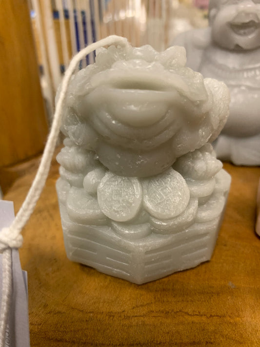 BREATHE FORTUNE FROG CANDLE