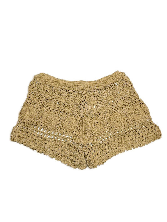Crochet shorts with circle and scallop design